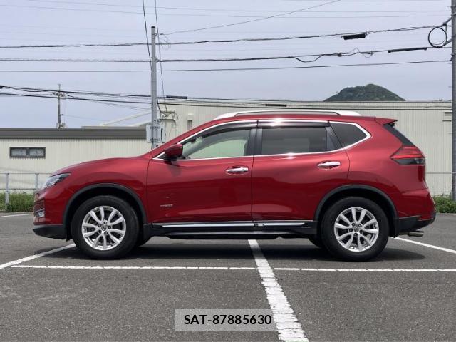 Nissan X-TRAIL 2017-07 8330438-1