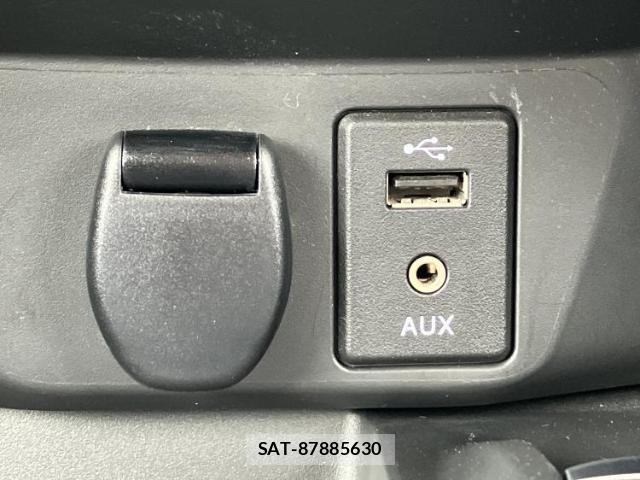 Nissan X-TRAIL 2017-07 8330438-17