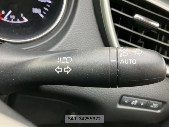 Nissan X-TRAIL 2016-02 8330503-13