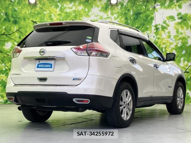 Nissan X-TRAIL 2016-02 8330503-2