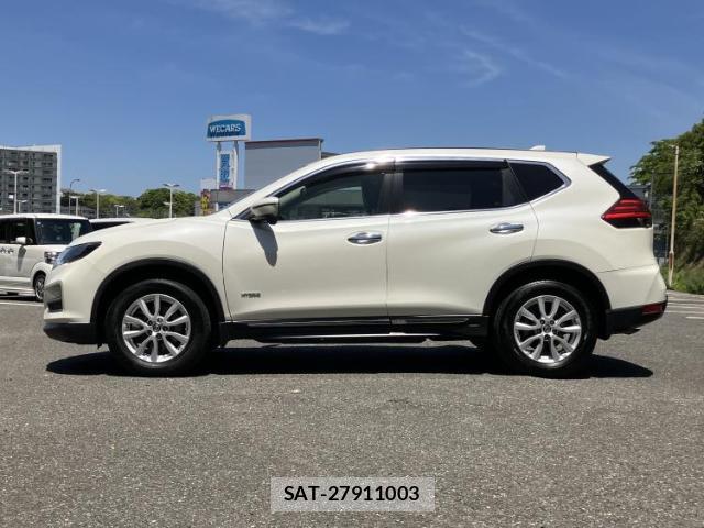 Nissan X-TRAIL 2017-08 8330664-1