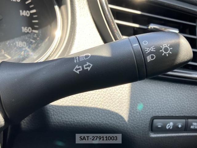 Nissan X-TRAIL 2017-08 8330664-15