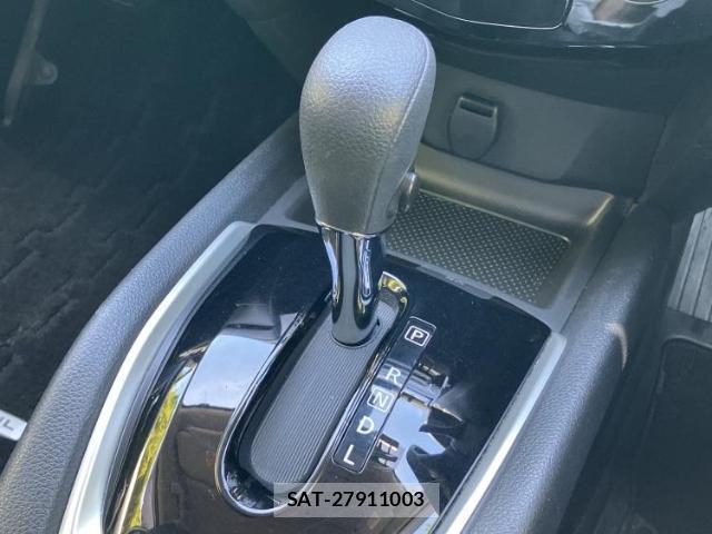 Nissan X-TRAIL 2017-08 8330664-17