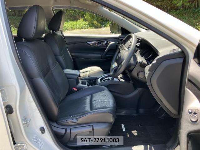 Nissan X-TRAIL 2017-08 8330664-3