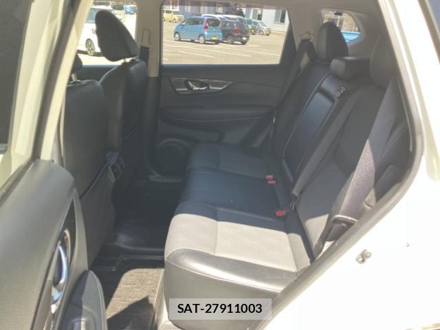 Nissan X-TRAIL 2017-08 8330664-6