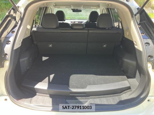 Nissan X-TRAIL 2017-08 8330664-7