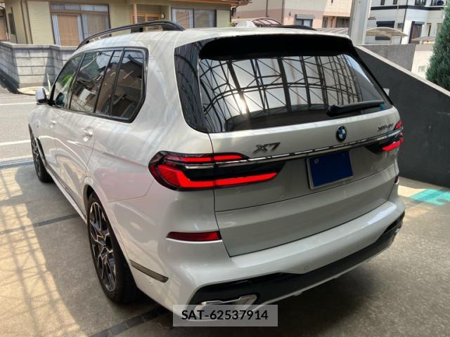 Bmw X7 2023-10 8328856-1