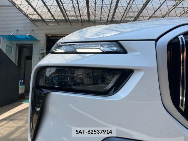Bmw X7 2023-10 8328856-12