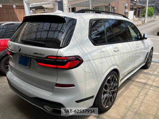 Bmw X7 2023-10 8328856-13