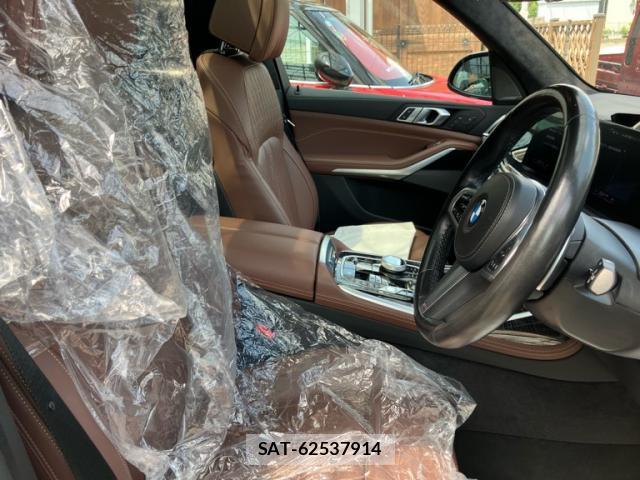 Bmw X7 2023-10 8328856-14