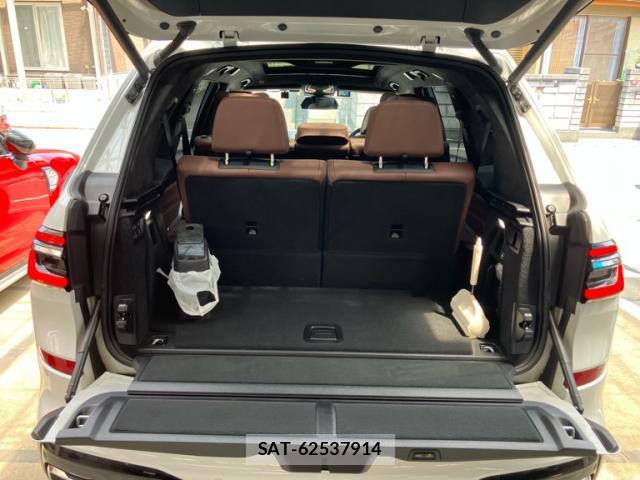 Bmw X7 2023-10 8328856-7