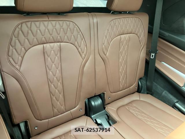 Bmw X7 2023-10 8328856-9