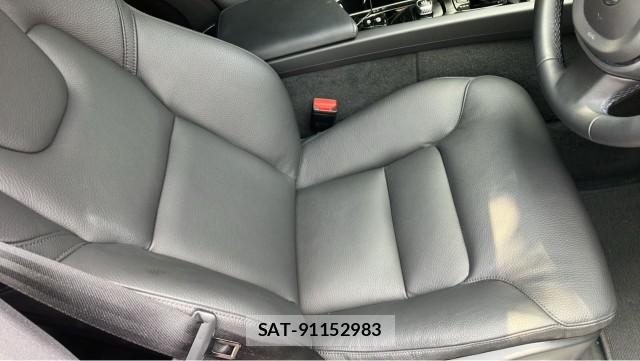 Volvo XC60 2022-09 8329284-5