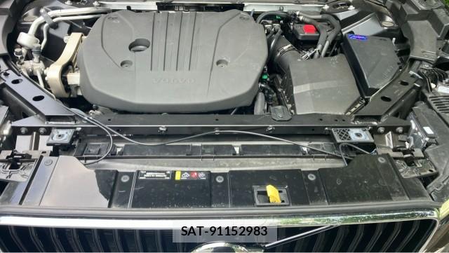 Volvo XC60 2022-09 8329284-7