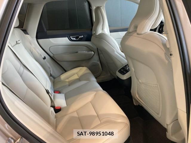 Volvo XC60 2025-01 8329872-13