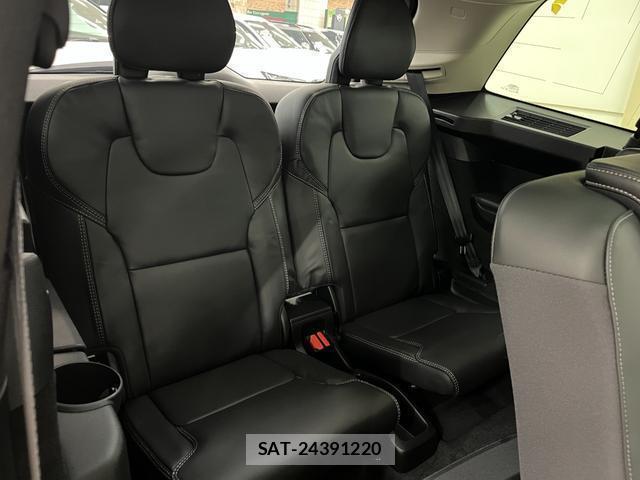Volvo XC90 2025-03 8329906-6