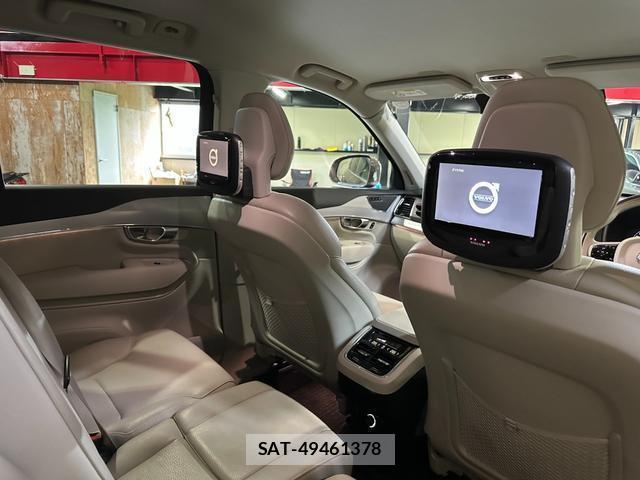 Volvo XC90 2017-02 8330026-6