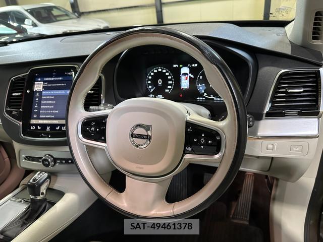 Volvo XC90 2017-02 8330026-8