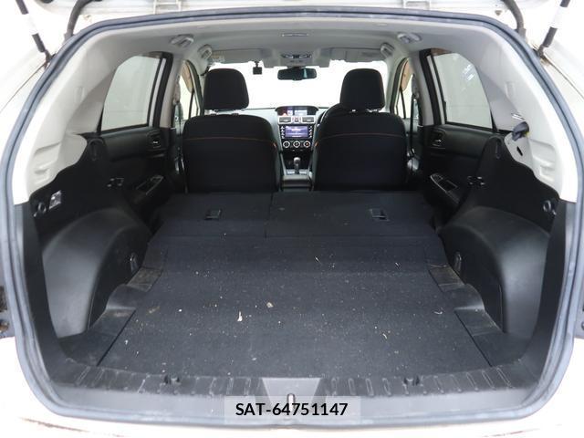 Subaru XV 2015-11 8328393-10