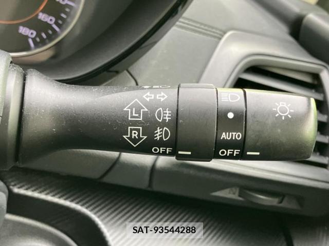 Subaru XV 2017-09 8330589-15