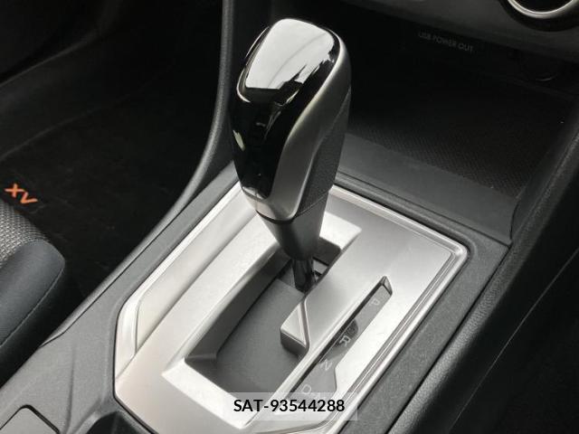 Subaru XV 2017-09 8330589-17