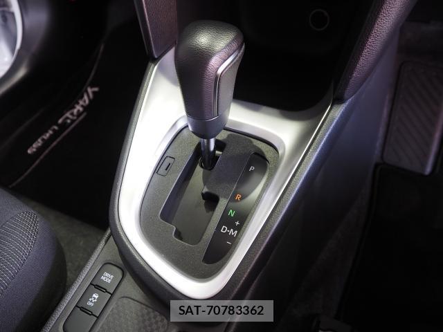 Toyota YARIS CROSS 2024-01 8328071-15