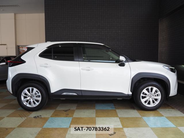 Toyota YARIS CROSS 2024-01 8328071-3