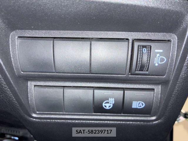 Toyota YARIS CROSS 2023-12 8328819-10