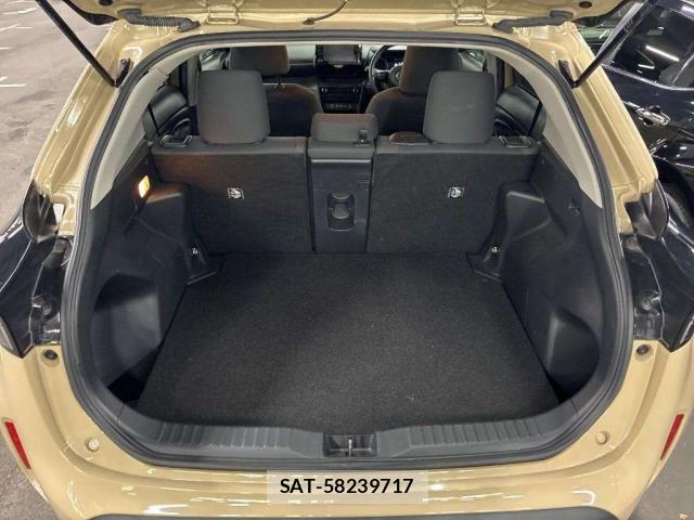 Toyota YARIS CROSS 2023-12 8328819-7