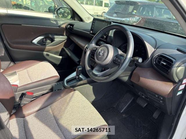 Toyota YARIS CROSS 2021-11 8329682-5