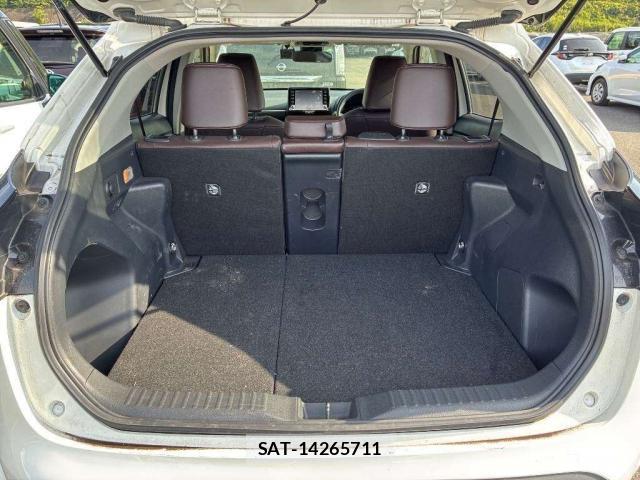 Toyota YARIS CROSS 2021-11 8329682-6