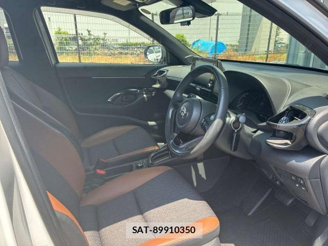 Toyota YARIS CROSS 2023-09 8330048-6