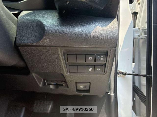 Toyota YARIS CROSS 2023-09 8330048-9