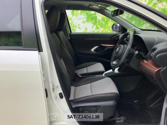 Toyota YARIS CROSS 2022-08 8330506-3