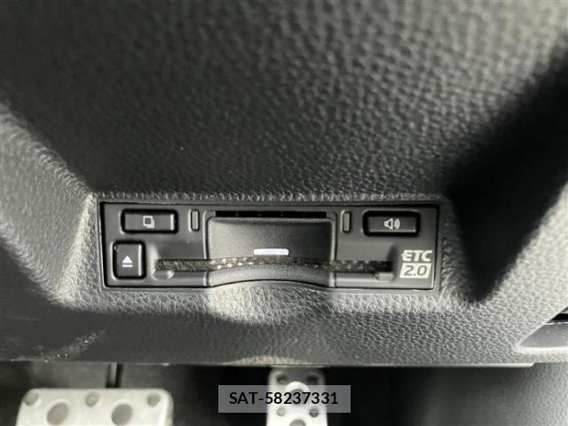 Toyota YARIS CROSS 2024-03 8330528-13