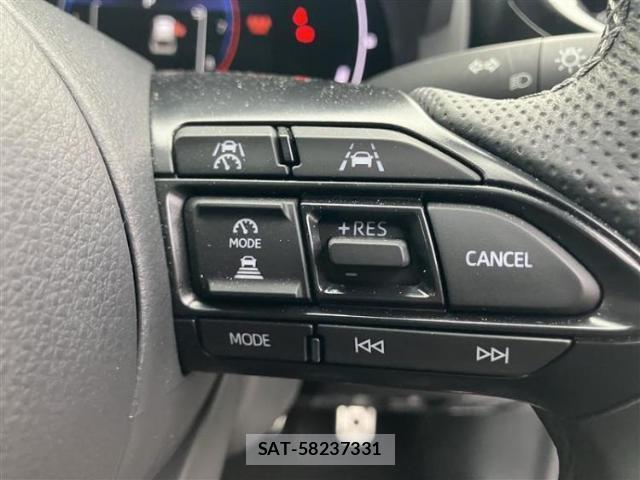 Toyota YARIS CROSS 2024-03 8330528-14