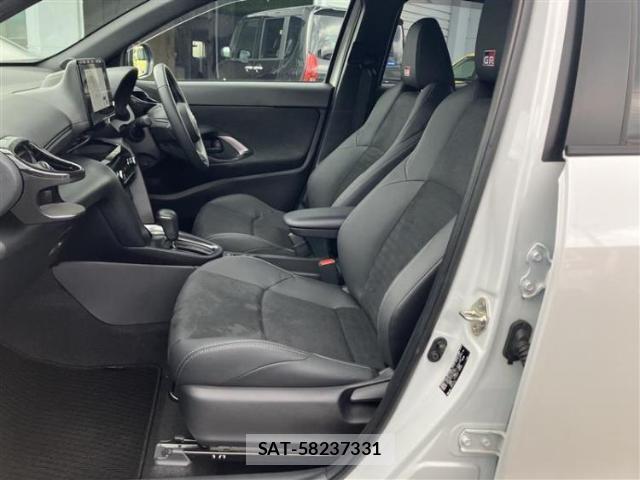 Toyota YARIS CROSS 2024-03 8330528-4
