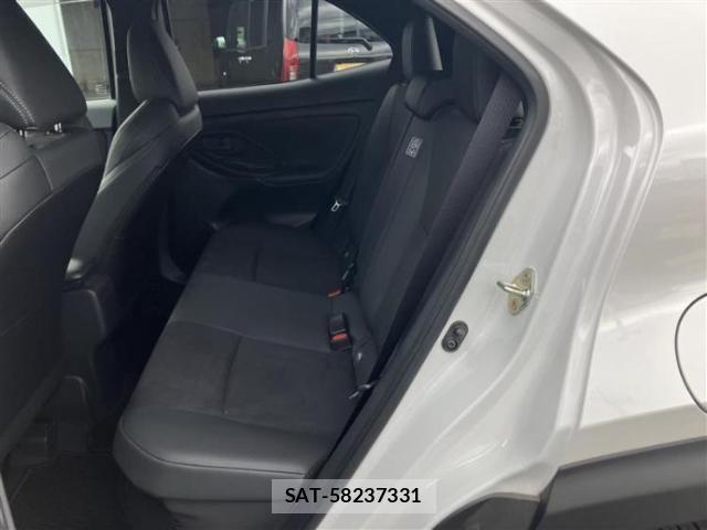 Toyota YARIS CROSS 2024-03 8330528-5