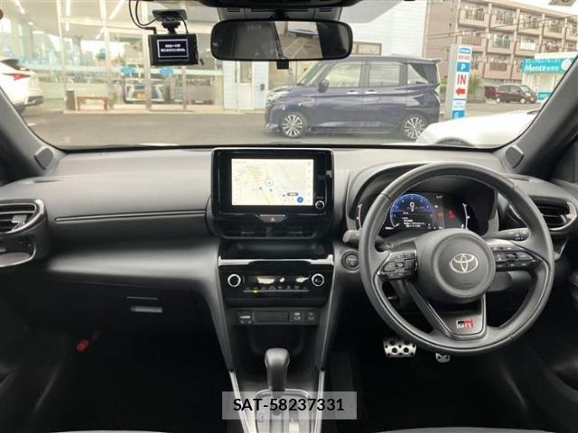 Toyota YARIS CROSS 2024-03 8330528-7
