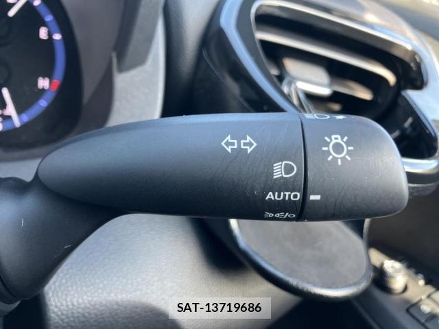 Toyota YARIS CROSS 2023-09 8330585-13