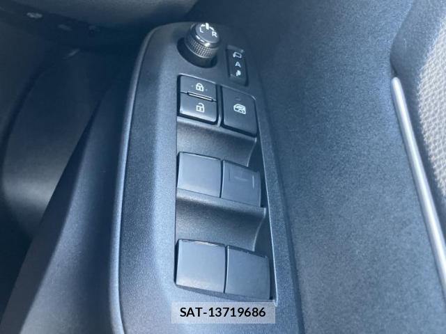 Toyota YARIS CROSS 2023-09 8330585-17