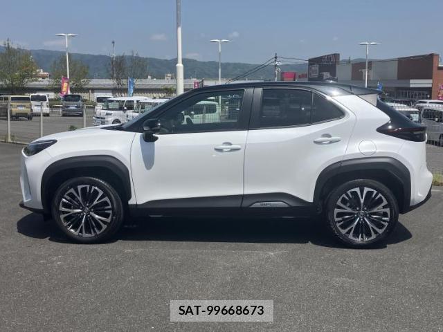 Toyota YARIS CROSS 2023-12 8330586-1