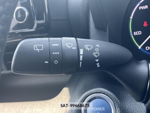Toyota YARIS CROSS 2023-12 8330586-14