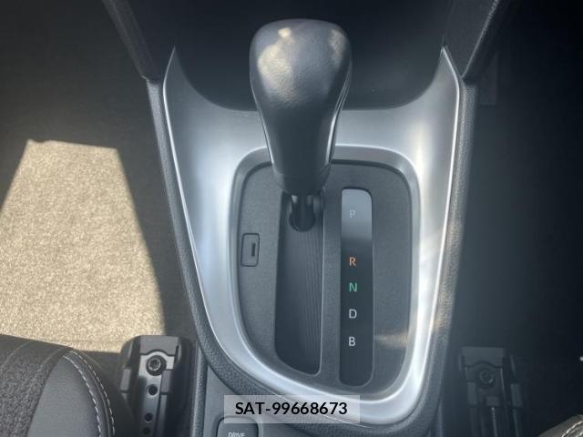 Toyota YARIS CROSS 2023-12 8330586-15
