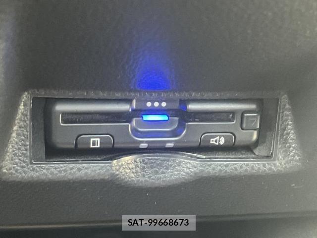 Toyota YARIS CROSS 2023-12 8330586-16