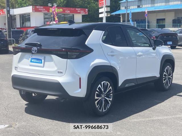 Toyota YARIS CROSS 2023-12 8330586-2