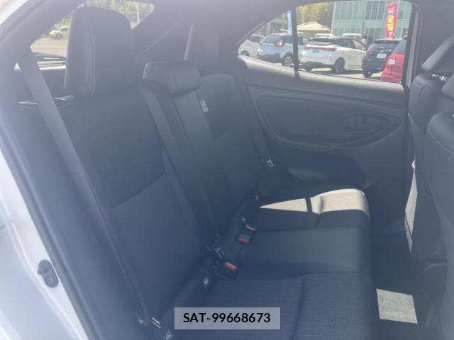 Toyota YARIS CROSS 2023-12 8330586-4