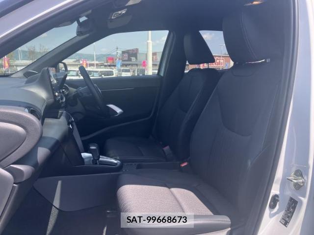 Toyota YARIS CROSS 2023-12 8330586-5
