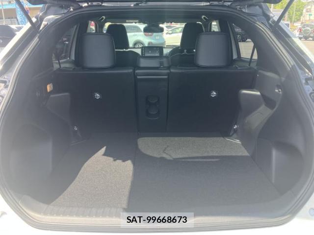 Toyota YARIS CROSS 2023-12 8330586-7