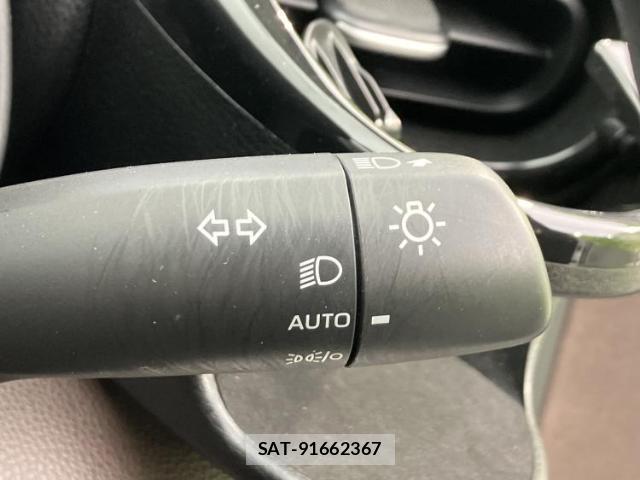 Toyota YARIS CROSS 2021-12 8330646-14